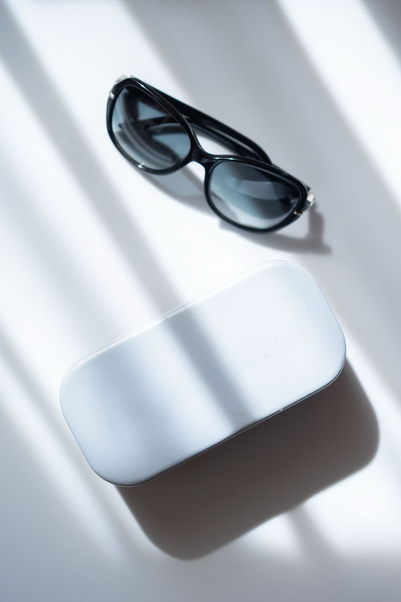 Lunettes de soleil ovales noires