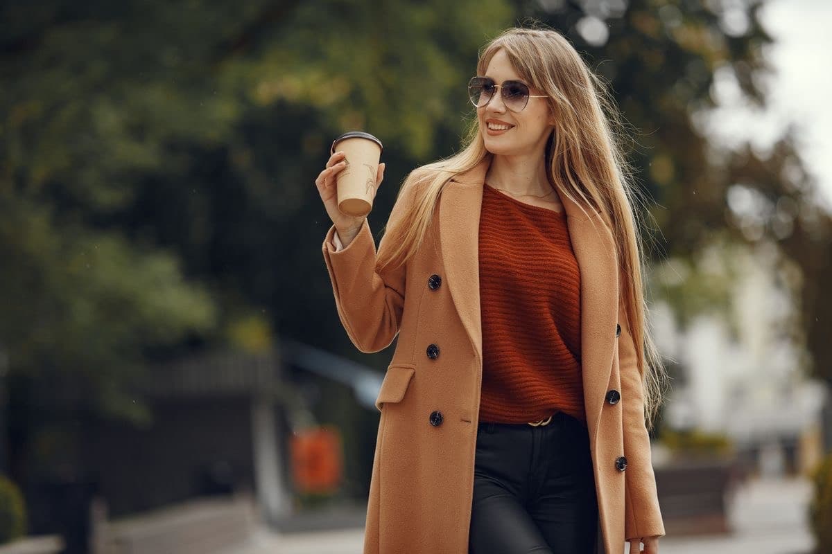 Manteau croisé en laine camel