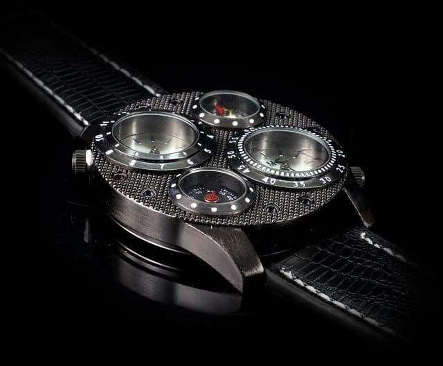 Montre multi-cadrans bracelet cuir noir