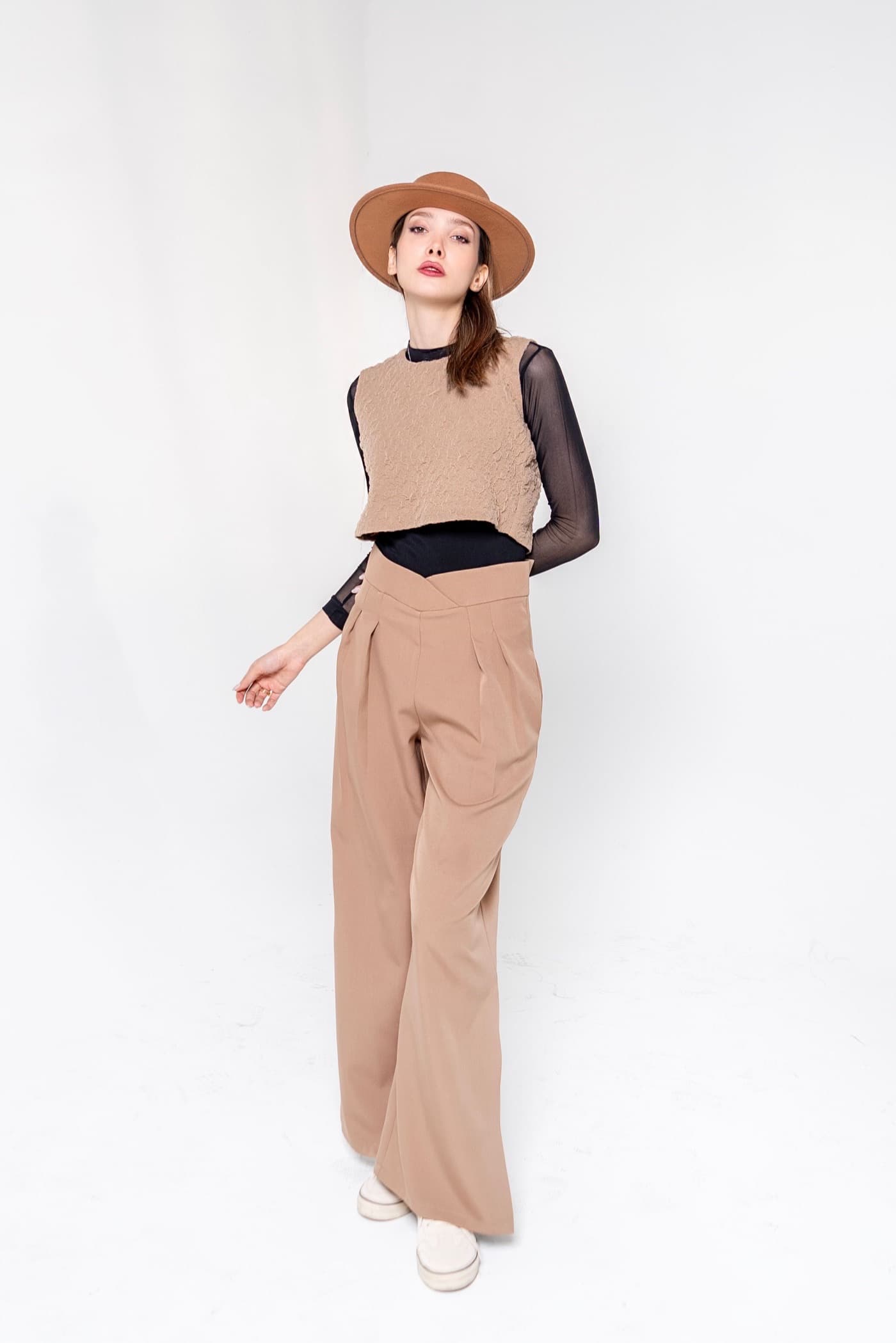 Pantalon tailleur plissé camel