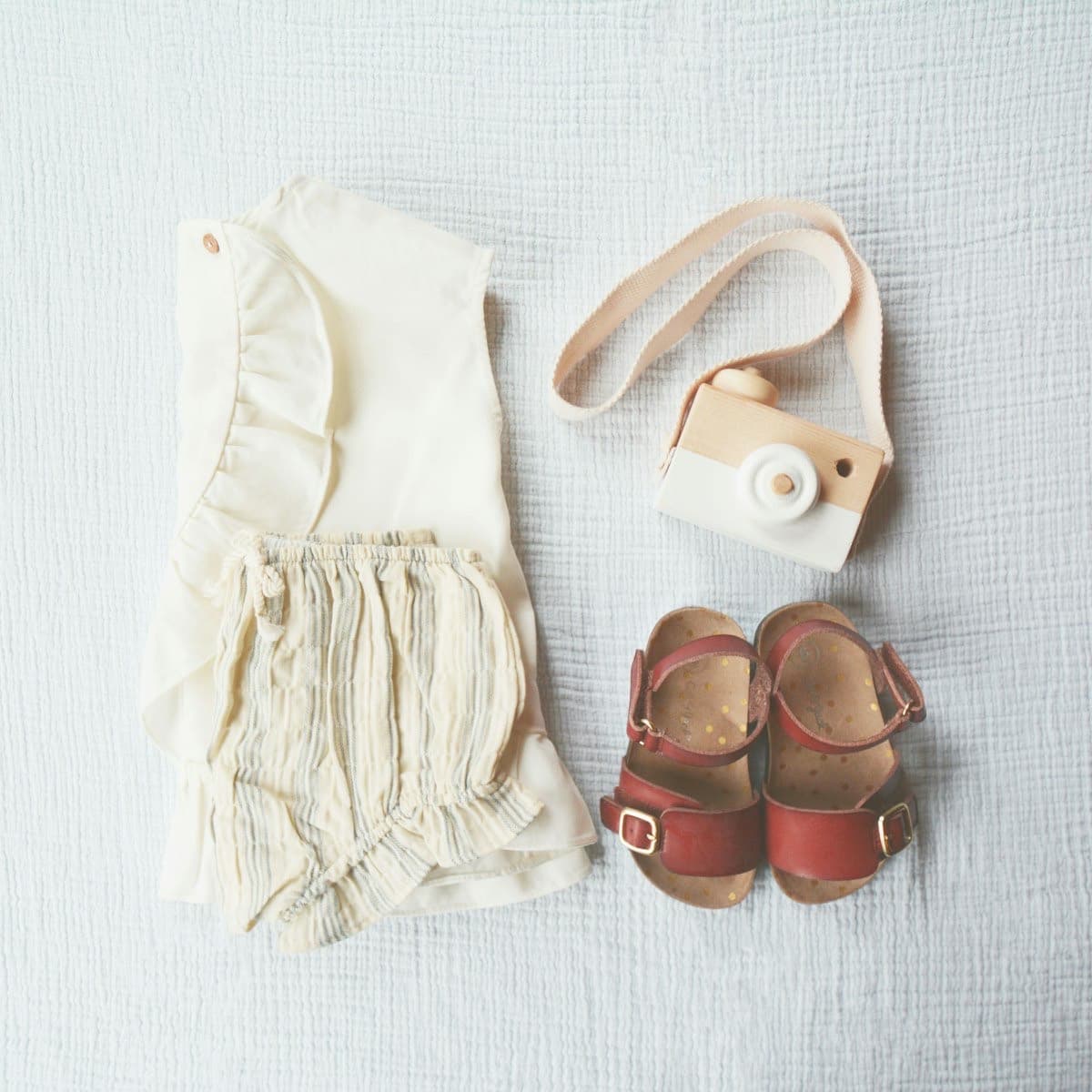 Sandales en cuir à boucle enfant